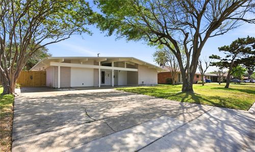 124 E Janin Cir, Portland, TX, 78374-1410 | Card Image