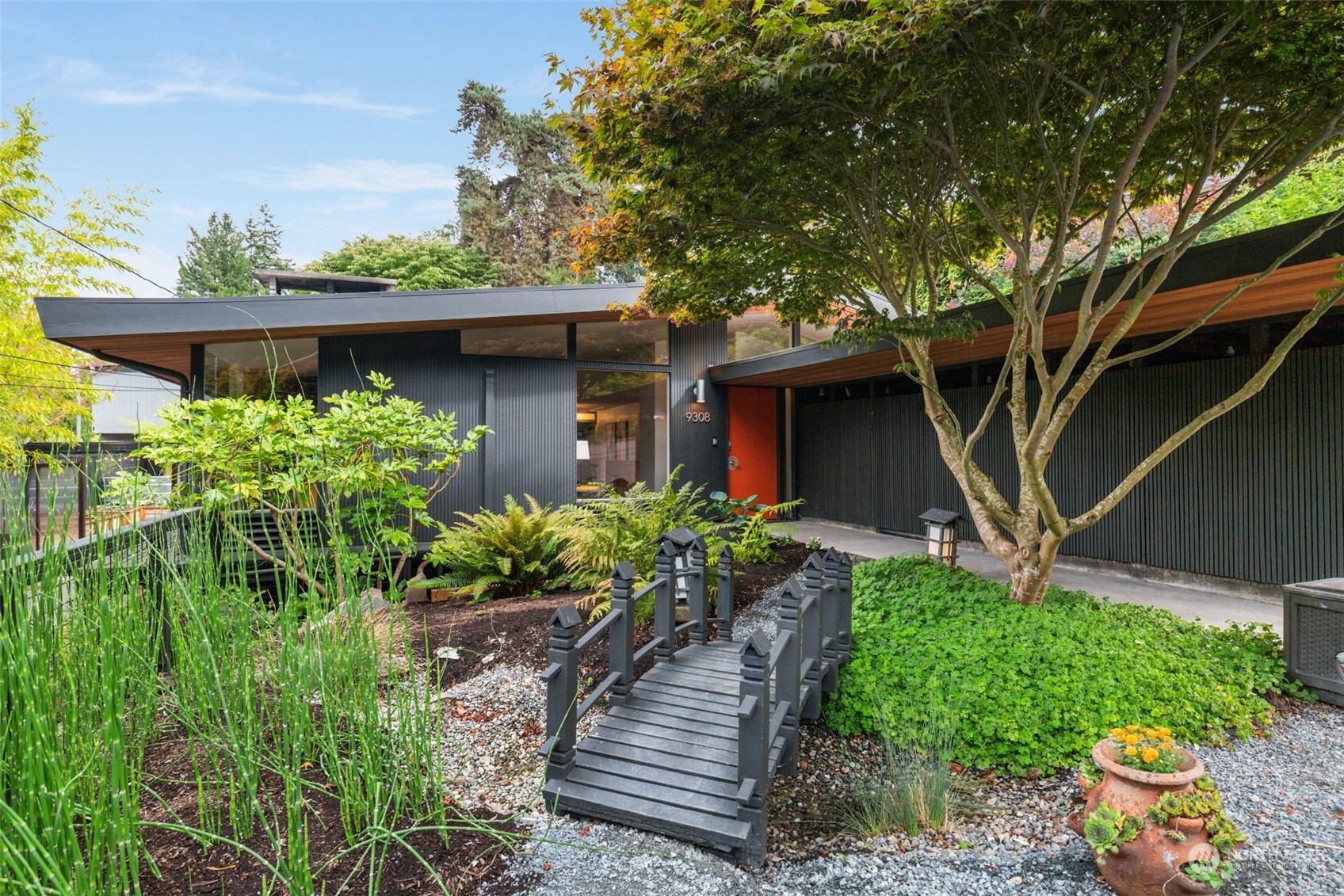 26th Pl, Seattle, WA 98117