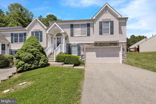 10 Creekside Dr, MILLERSVILLE, PA, 17551-9552 | Card Image