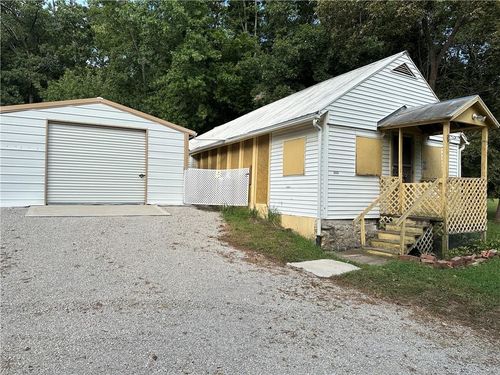 2332 Park Ln, Oak Grove, MO, 64075-7016 | Card Image