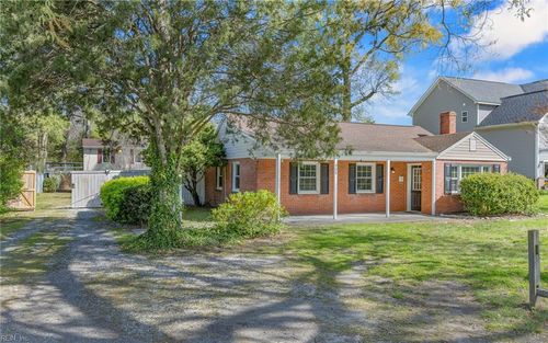 325 Fox Hill Rd, Hampton, VA, 23669-1604 | Card Image