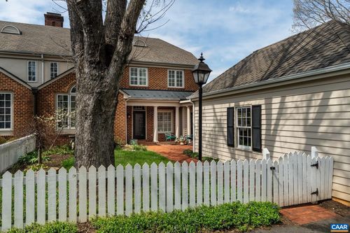 560 Dryden Pl, CHARLOTTESVILLE, VA, 22903 | Card Image