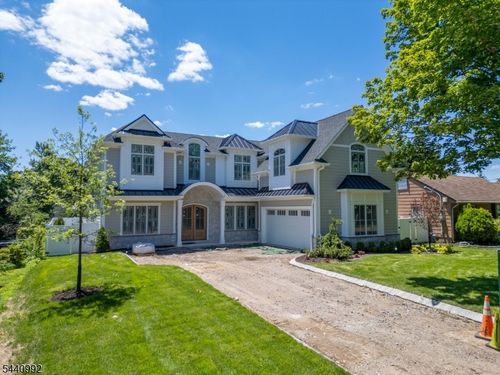 92 Oliver Rd, Paramus, NJ, 07652-3729 | Card Image