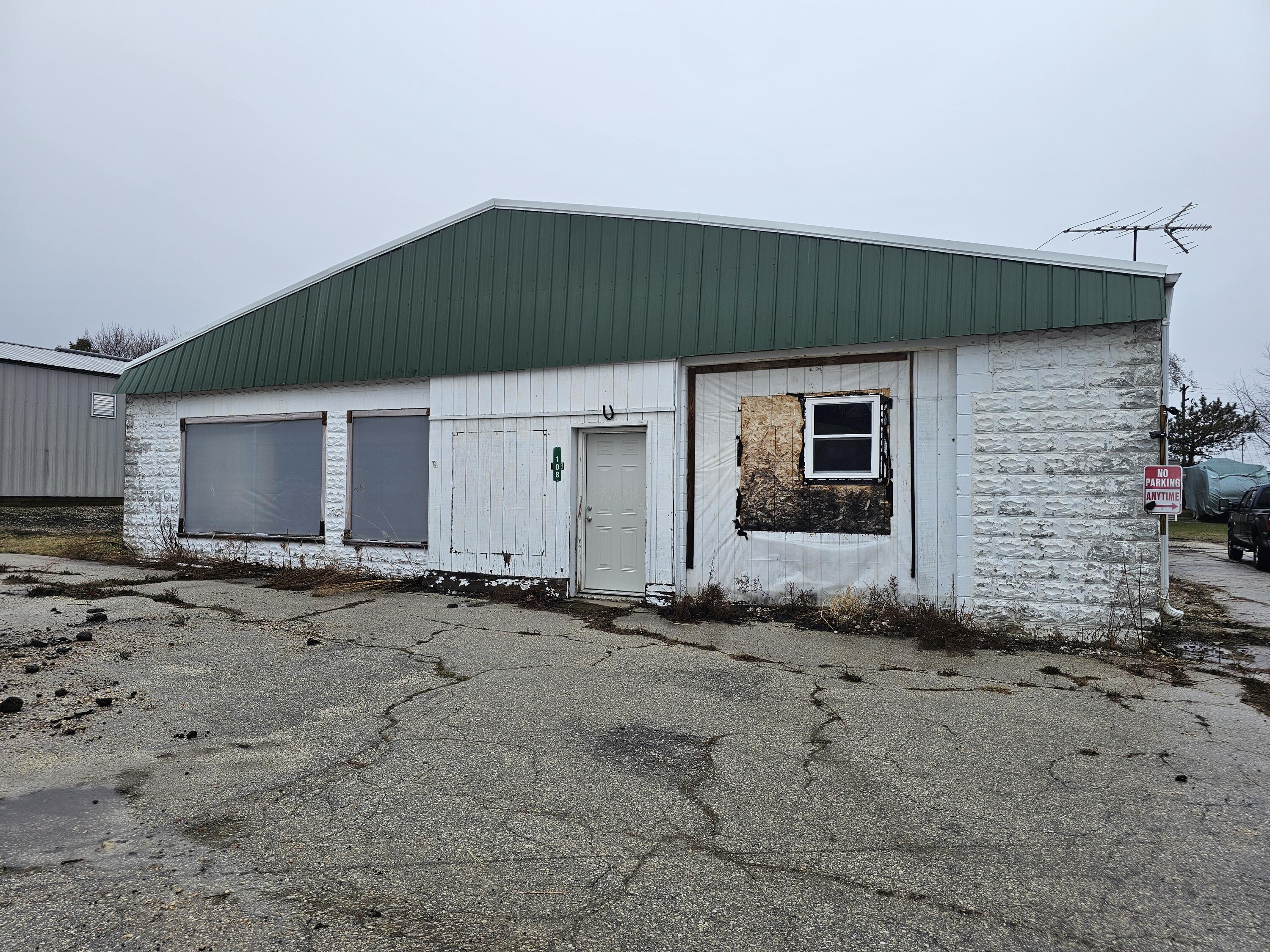 108 S 4Th Ave, Saint Nazianz, WI 54232
