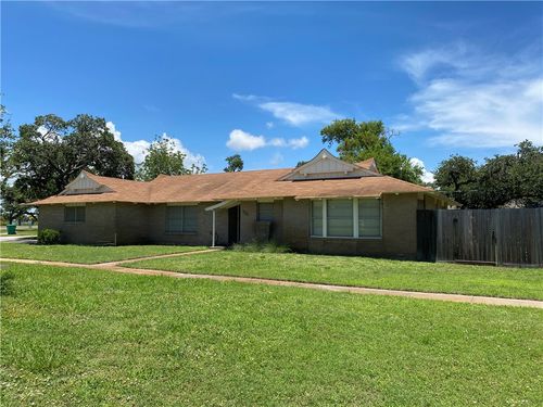 536 Yoakum Ave, Aransas Pass, TX, 78336-3507 | Card Image