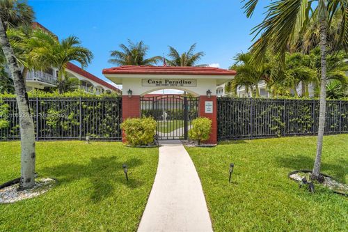 111-580 Egret Dr, Hallandale Beach, FL, 33009-5791 | Card Image
