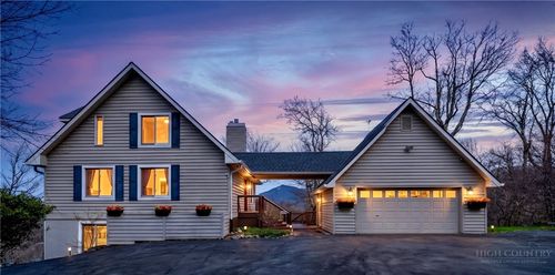 569 Shelter Rock Cir, Sugar Mountain, NC, 28604-9699 | Card Image