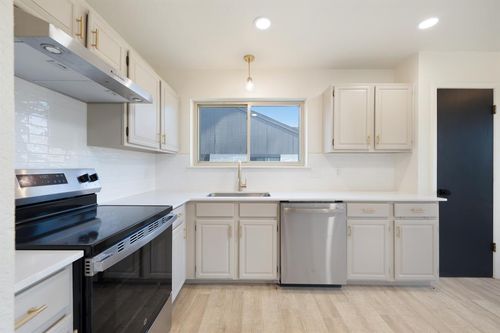 1804 Foxfire Rd, Edmond, OK, 73003-6202 | Card Image