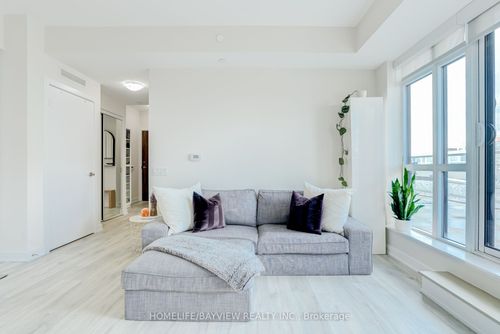 924-251 Manitoba St, Etobicoke, ON, M8Y0C7 | Card Image