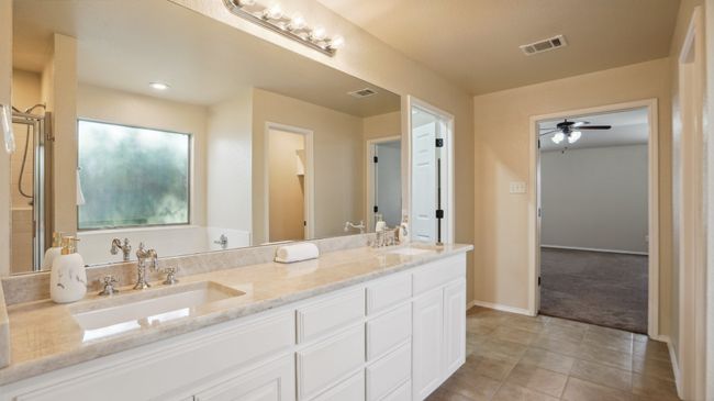 613 W Sheila Cir, House other with 4 bedrooms, 2 bathrooms and null parking in Joshua TX | Image 27