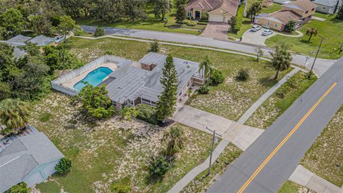 912 Riverside Dr, TARPON SPRINGS, FL, 34689-2152 | Card Image