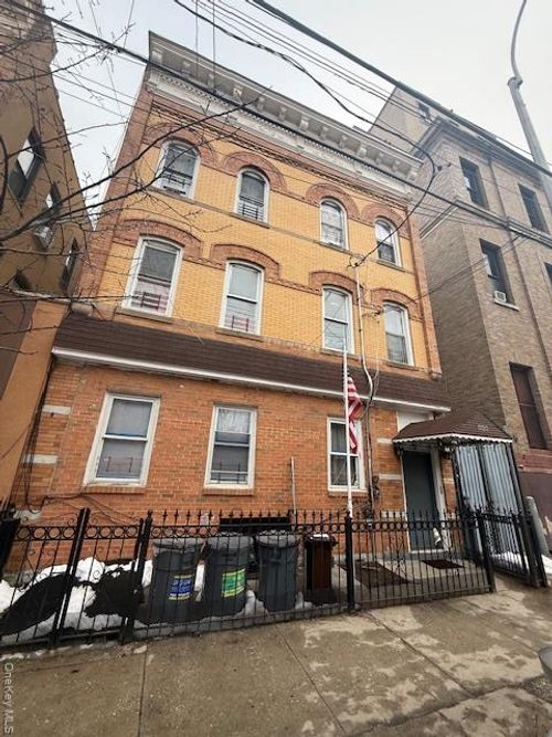 686 Fairview Ave, Ridgewood, NY, 11385-2450 | Card Image