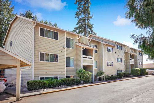 b102-20325 19th Ave Ne, Shoreline, WA, 98155-1260 | Card Image