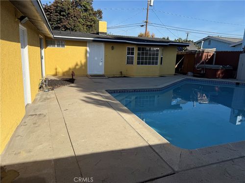 2435 W Broadway, Anaheim, CA, 92804-2201 | Card Image