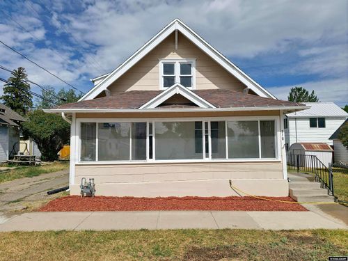 318 8th St, Evanston, WY, 82930-3543 | Card Image
