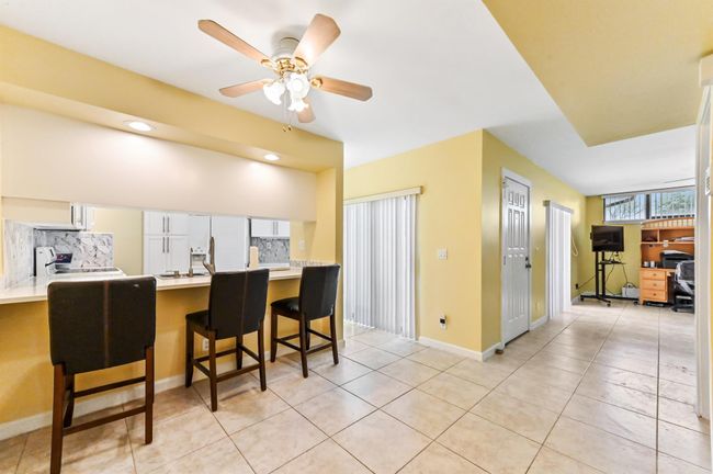 3864 Victoria Dr, Condo with 2 bedrooms, 3 bathrooms and null parking in West Palm Beach FL | Image 7