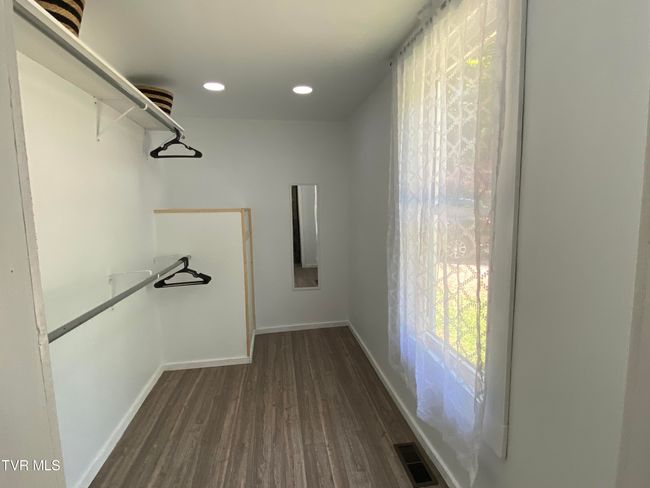 Master Bedroom Closet | Image 16