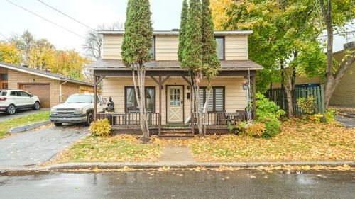 {{alt}} | Card Image