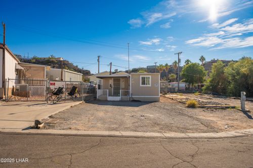 31458 Lighthouse Ln, Parker, AZ, 85344-8829 | Card Image