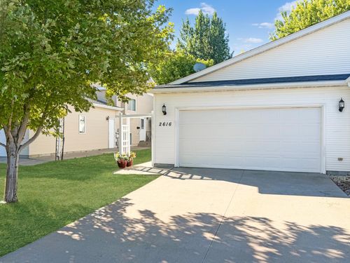 2616 35th Ave S, Fargo, ND, 58104-8828 | Card Image