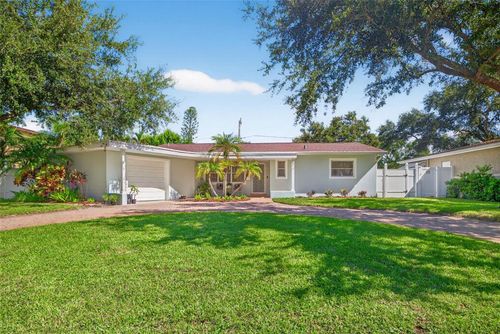 8311 40th Ave N, St Petersburg, FL, 33709-3934 | Card Image