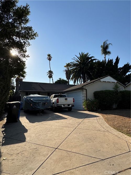 7115 Matilija Ave, Van Nuys, CA, 91405-3334 | Card Image