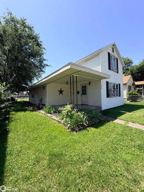 1818 Avenue G, Fort Madison, IA, 52627 | Card Image
