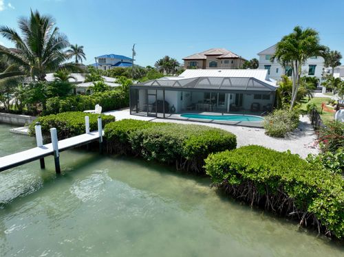 19 Pelican St, NAPLES, FL, 34113-4019 | Card Image