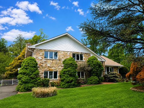827 Wright Dr, AMBLER, PA, 19002-2935 | Card Image