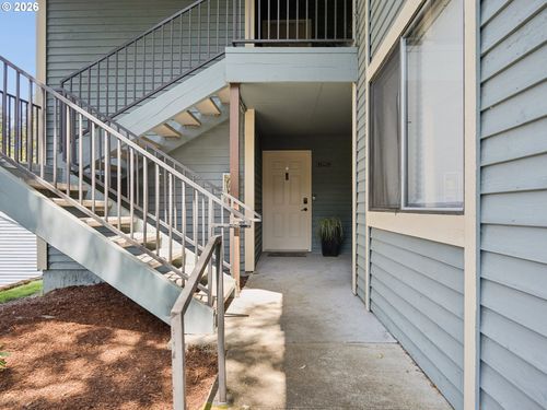 10220 Se Talbert St, Clackamas, OR, 97015-8667 | Card Image