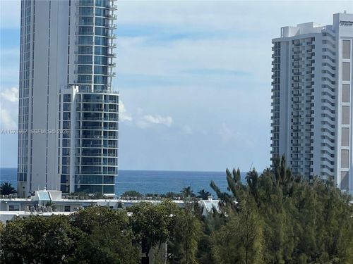 n902-17600 N Bay Rd, Sunny Isles Beach, FL, 33160-2873 | Card Image