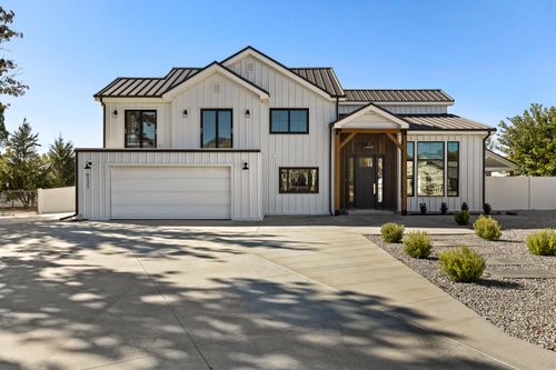 8333 N Sapphire, St George, UT, 84770-6074 | Card Image