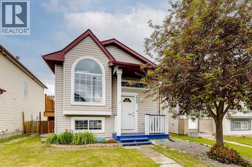 135 Covewood Close Ne, Calgary, AB, T3K4Z8 | Card Image