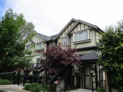 6 - 4033 Dominion St, Townhouse with 2 bedrooms, 2 bathrooms and 1 parking in Burnaby BC | Image 1