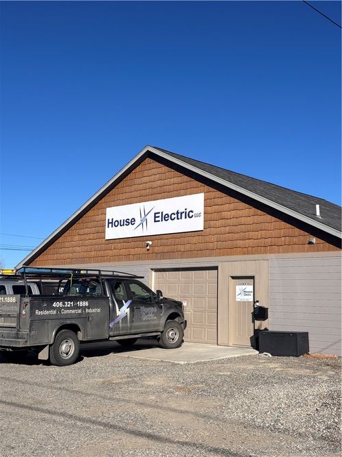 233A N 9th St, Columbus, MT, 59019 | Card Image