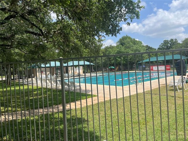 View of swimming pool | Image 29