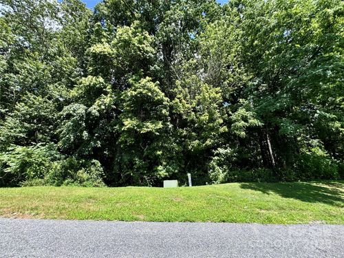 35 Ladys Fern Trl, Hendersonville, NC, 28739-7710 | Card Image