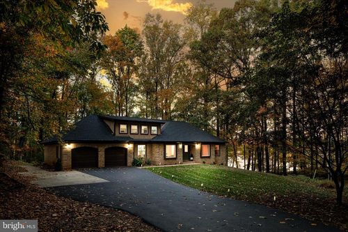 4386 Lakewood Dr, WARRENTON, VA, 20187-2555 | Card Image