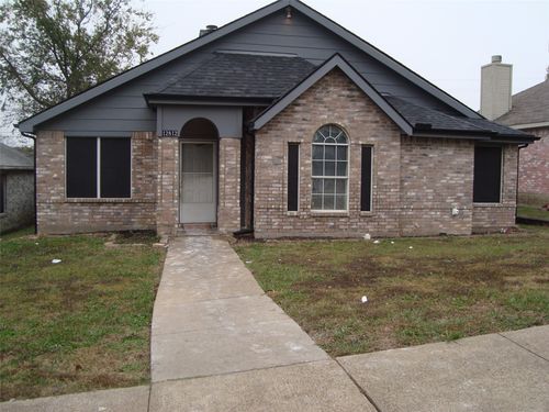 12812 Hilltop Dr, Balch Springs, TX, 75180-4810 | Card Image