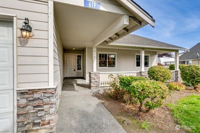 Covered walkway and front porch | Image 3