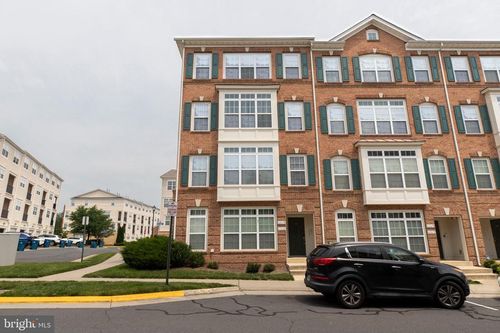 42670 Hollyhock Ter, BRAMBLETON, VA, 20148-6403 | Card Image