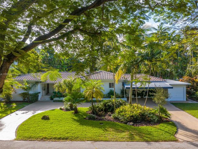 558 Ne 118th St, House other with 4 bedrooms, 3 bathrooms and null parking in Biscayne Park FL | Image 1