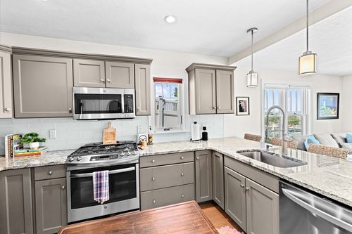 unit-2-7 Sever St, Plymouth, MA, 02360-4586 | Card Image