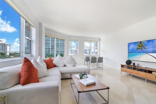 620-19900 E Country Club Dr, Aventura, FL, 33180-3327 | Card Image
