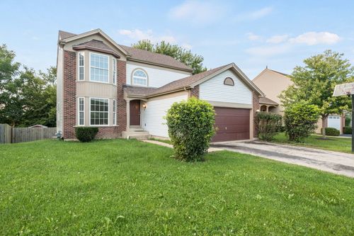 42 W Dahlia Ln, Round Lake Beach, IL, 60073-4041 | Card Image