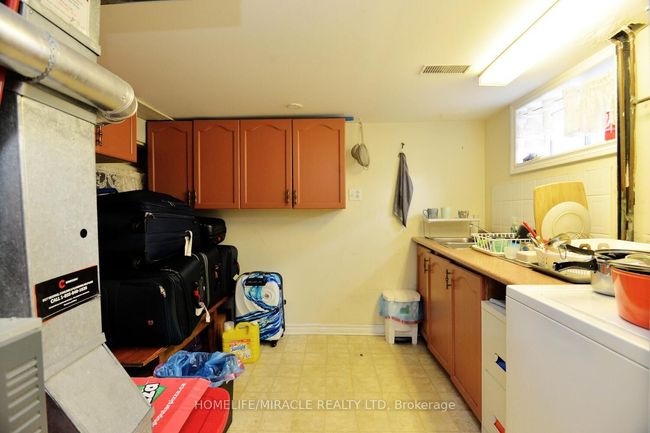 7 Sophia St, House other with 3 bedrooms, 2 bathrooms and 4 parking in Brampton ON | Image 31