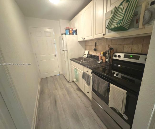 APT-108 - 7904 West Dr, Condo with 1 bedrooms, 1 bathrooms and null parking in North Bay Village FL | Image 5
