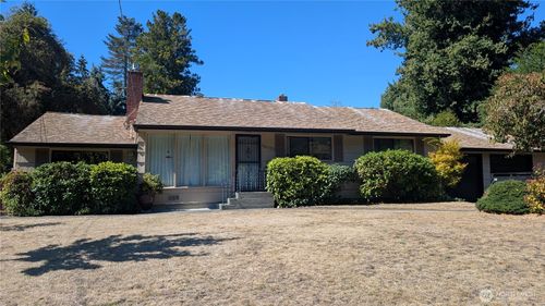 16023 32nd Ave Ne, Lake Forest Park, WA, 98155-6503 | Card Image