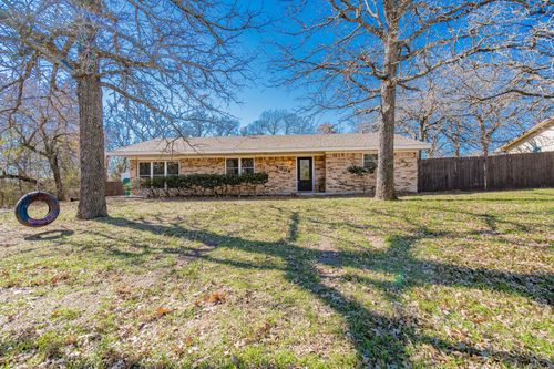 1004 E Wilbarger St, Bowie, TX, 76230-5700 | Card Image