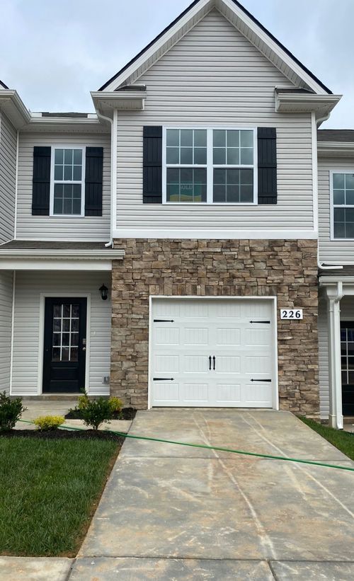 226 Warrior Pl, Ashland City, TN, 37015 | Card Image